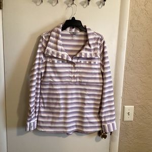 Misses pullover top, size M, Mountain Hardware brand.